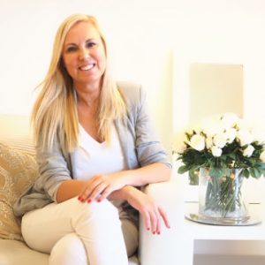 Lola de Miguel Campos tiene su consulta en la ciudad de Barcelona